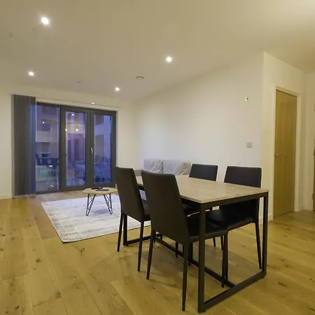 Spacious Two Bed Two Bath Apartment
