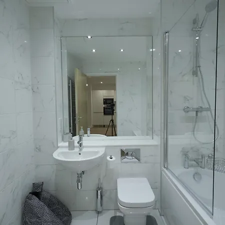 Spacious Two Bed Two Bath Apartment